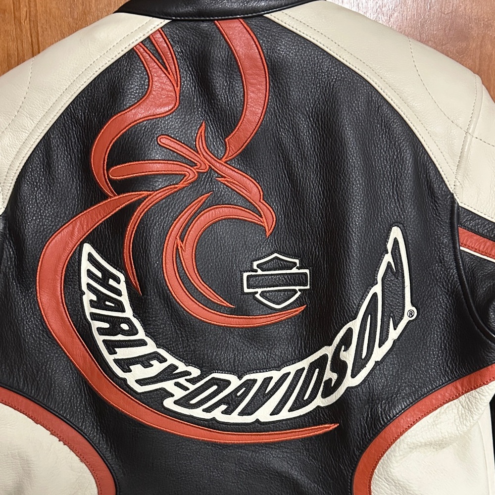 Harley-Davidson Black and Cream Leather Jacket - Picture 3 of 13